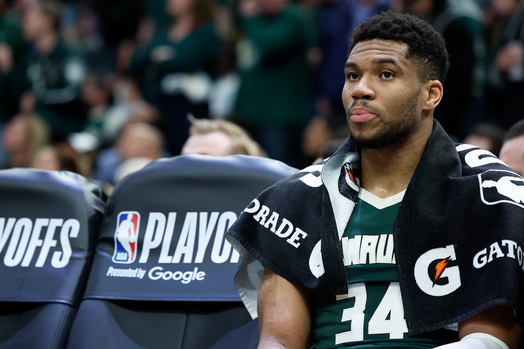 开云体育APP下载-Shams：字母不会只看一天的情况就决定未来 会持续评估争冠可能