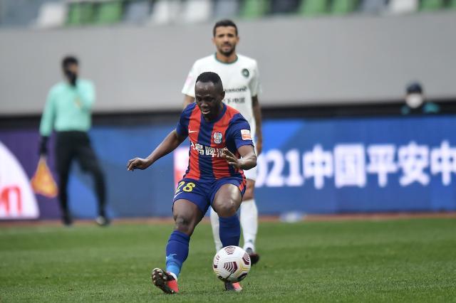 开云-生死战青岛竟让双外援当看客 想保级盼鸭梨救主？